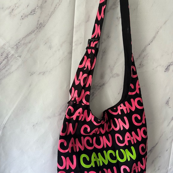 CANCUN ALLOVER PRINT PURSE BAG BLACK/PINK - Picture 7 of 9